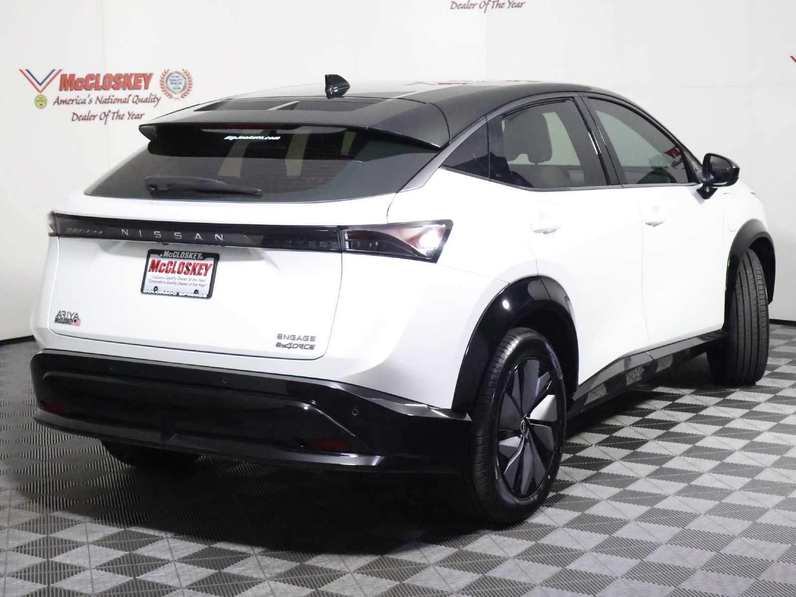 Used 2023 Nissan Ariya AWD image 5