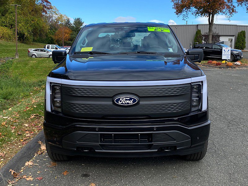 New 2025 Ford F150 Lightning Flash AWD/4WD image 9