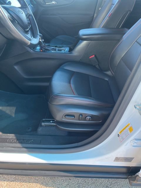 Used 2022 Chevrolet Equinox RS w/ RS Leather Package image 11