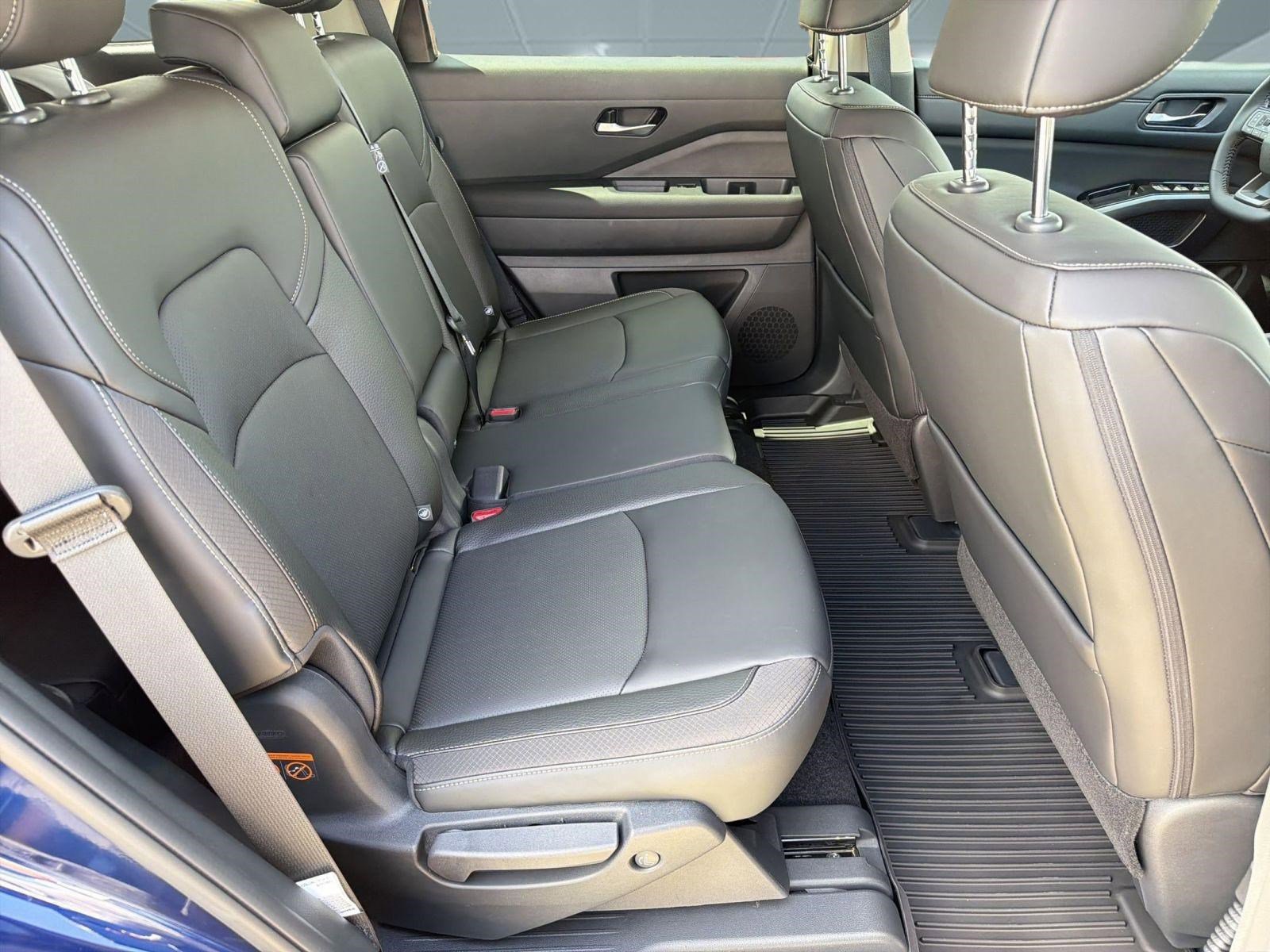 New 2026 Nissan Pathfinder SL image 28