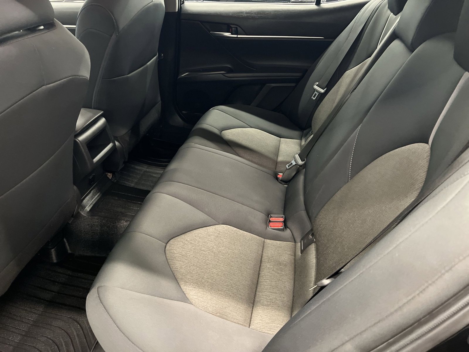 Used 2023 Toyota Camry LE image 21