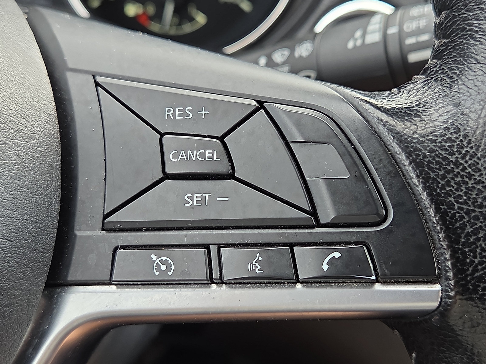 Used 2020 Nissan Rogue SV AWD/4WD image 22