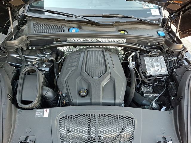 Certified 2026 Porsche Macan AWD/4WD image 31