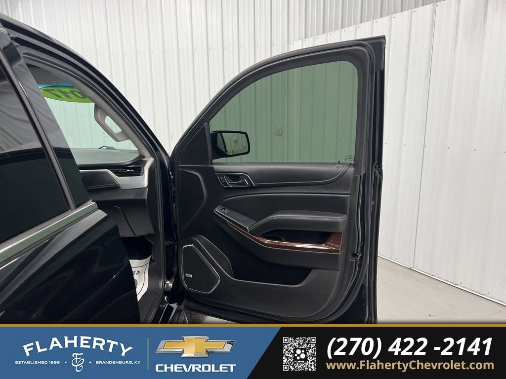 Used 2017 GMC Yukon SLE w/ SLE Value Package image 14