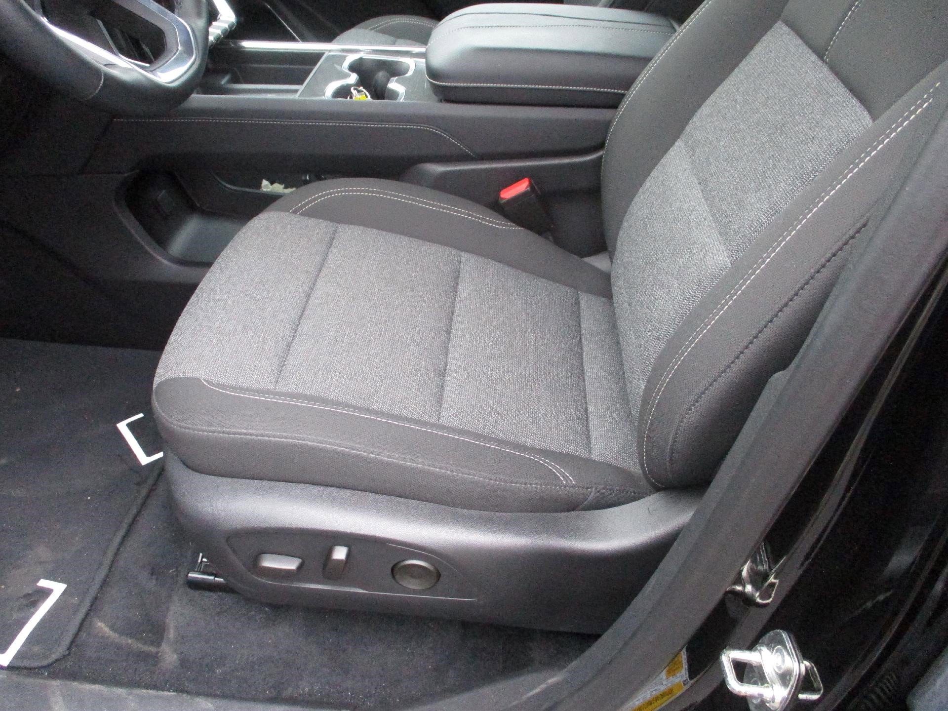 Certified 2025 GMC Acadia Elevation image 9
