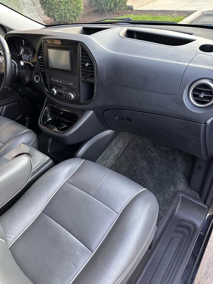 Used 2018 Mercedes-Benz Metris Passenger image 43