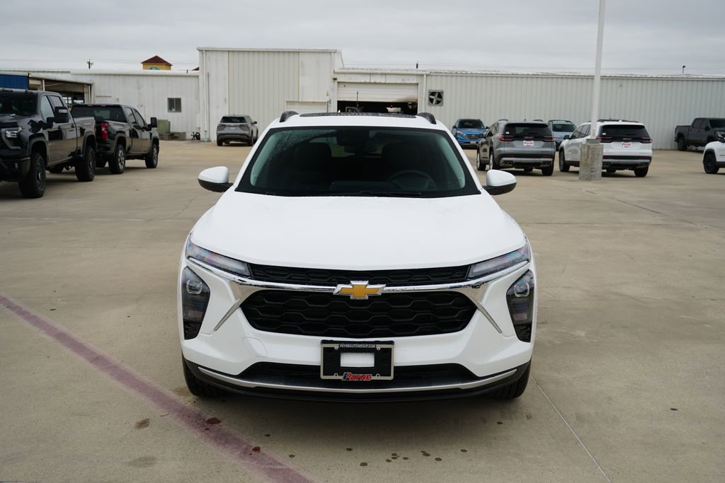 New 2026 Chevrolet Trax LT w/ Sunroof Package image 2