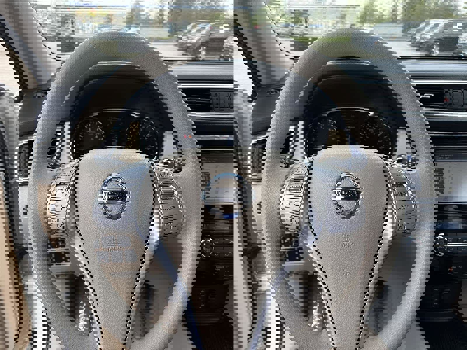 Used 2014 Nissan Rogue SV w/ SV Premium Package FWD image 16