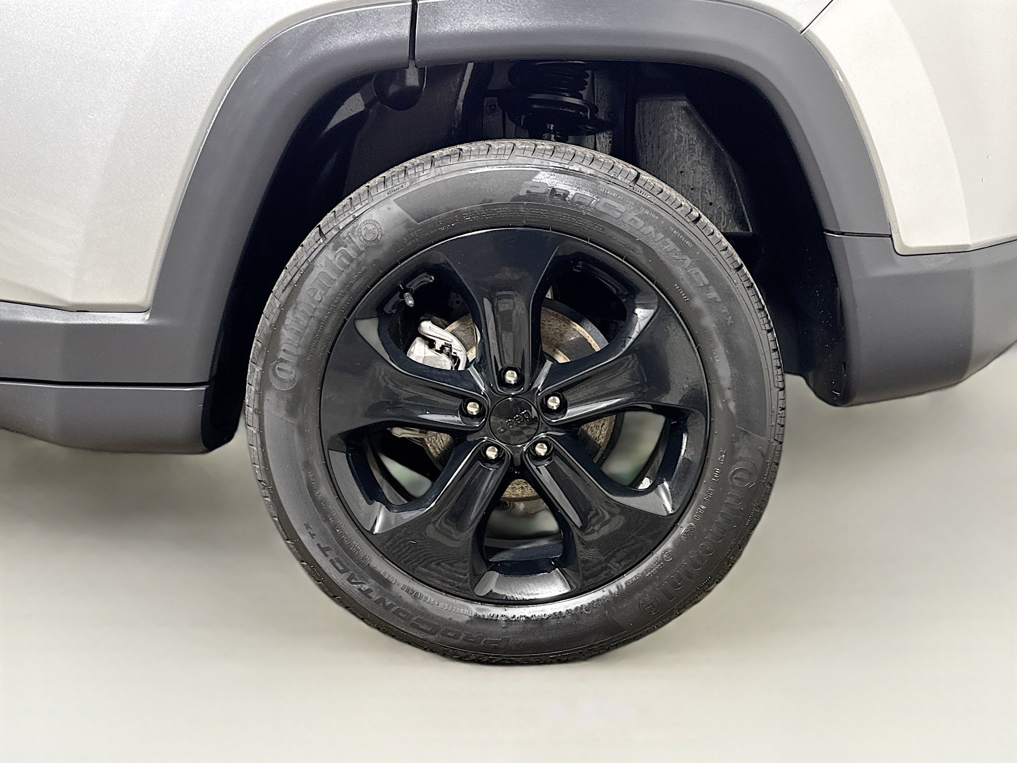 Used 2021 Jeep Compass Latitude w/ Sun and Sound Group AWD/4WD image 28