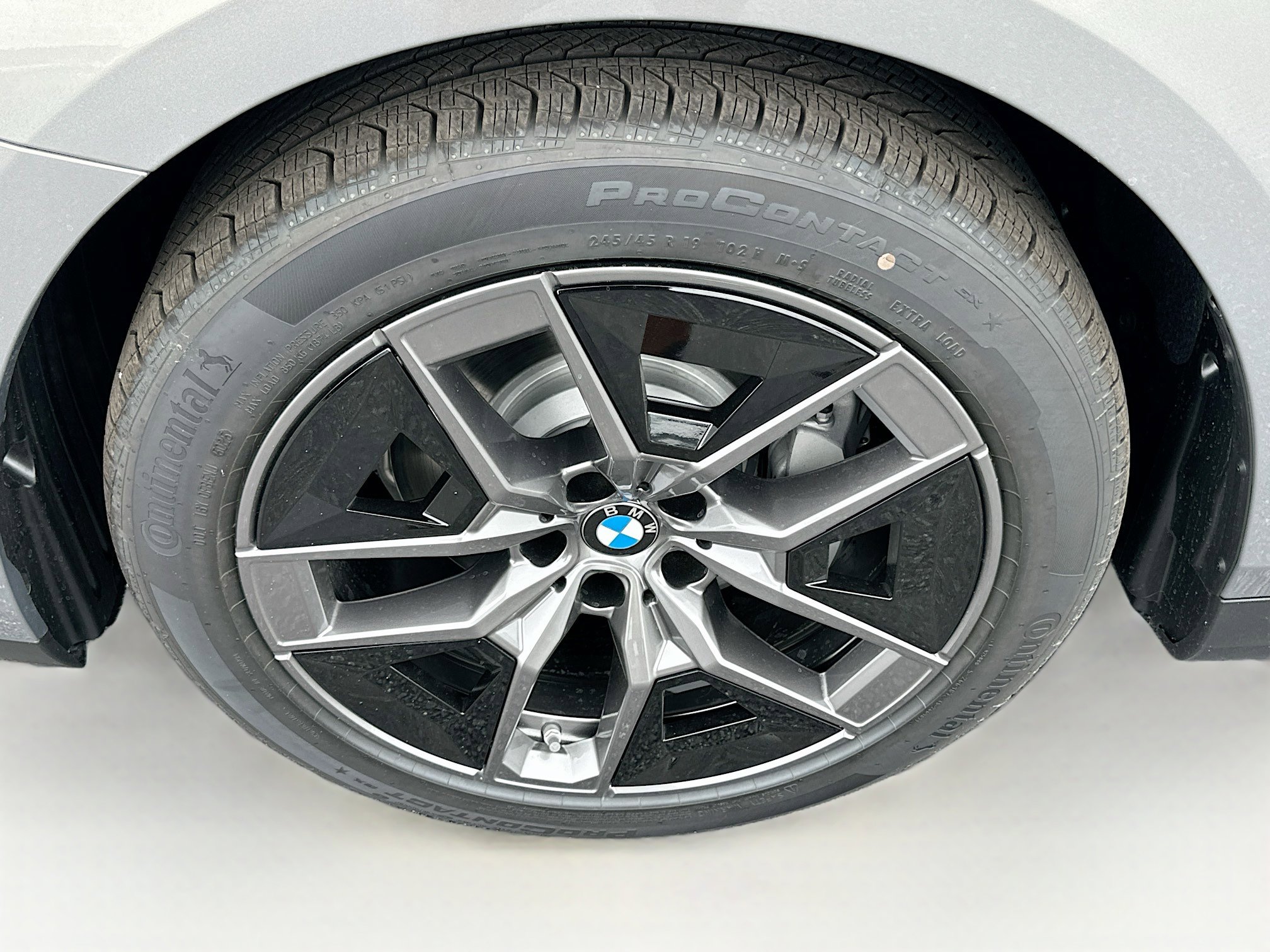 New 2026 BMW 530i w/ Convenience Package image 26