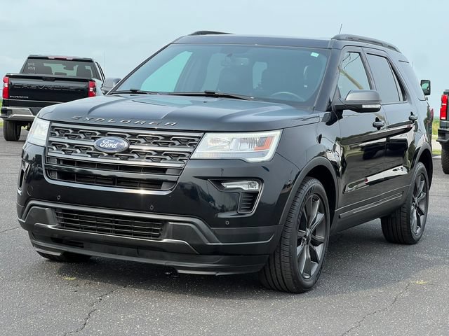 Used 2018 Ford Explorer XLT w/ Equipment Group 202A AWD/4WD image 45