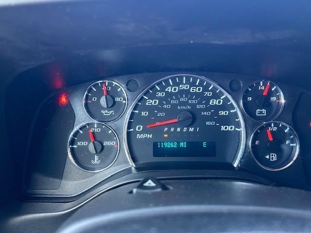 Used 2019 Chevrolet Express 2500 w/ Driver Convenience Package RWD image 25