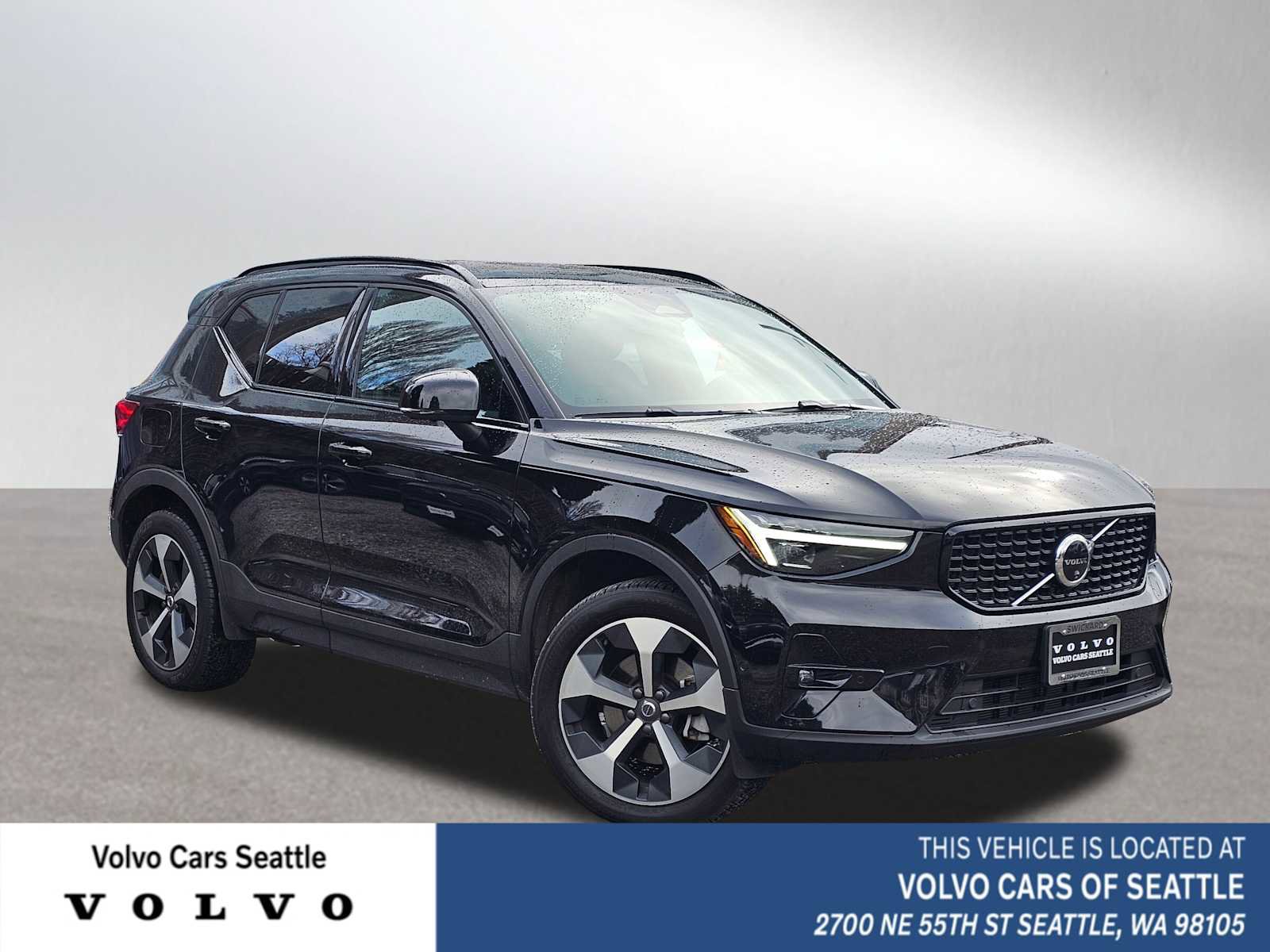 Certified 2025 Volvo XC40 B5 Plus w/ Protection Package Premier image 1