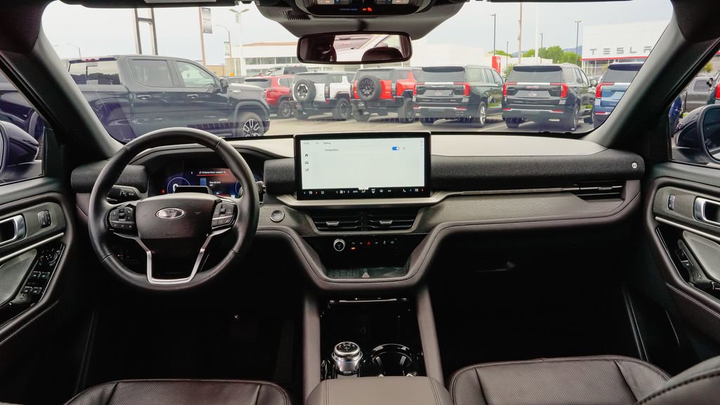 Used 2025 Ford Explorer Platinum w/ Ultimate Package image 15