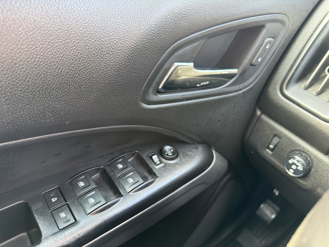 Used 2018 Chevrolet Colorado LT w/ LT Convenience Package image 26