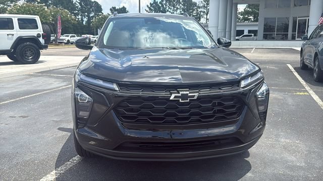 New 2026 Chevrolet Trax LT w/ Driver Confidence Package FWD image 2
