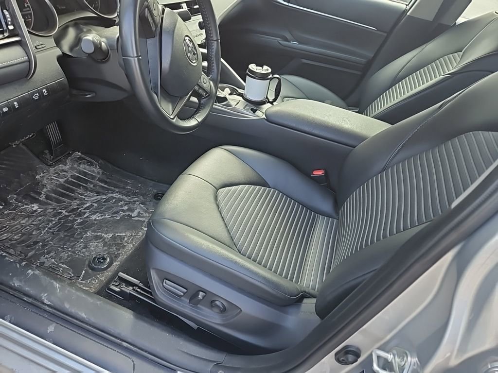 Used 2021 Toyota Camry SE image 9