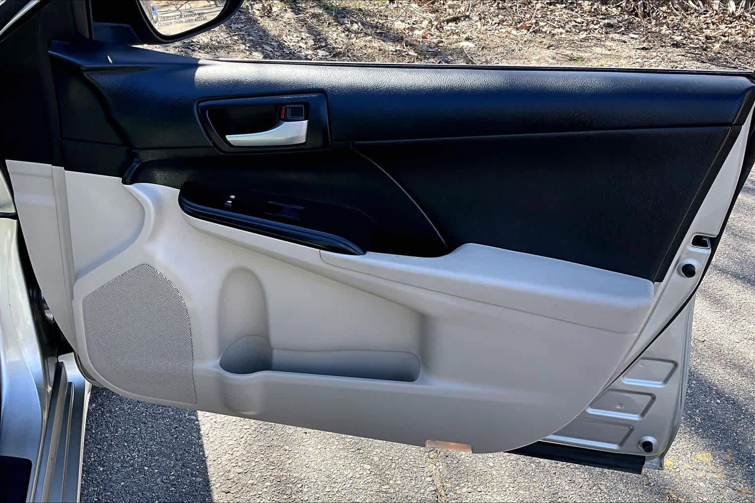 Used 2014 Toyota Camry LE FWD image 21