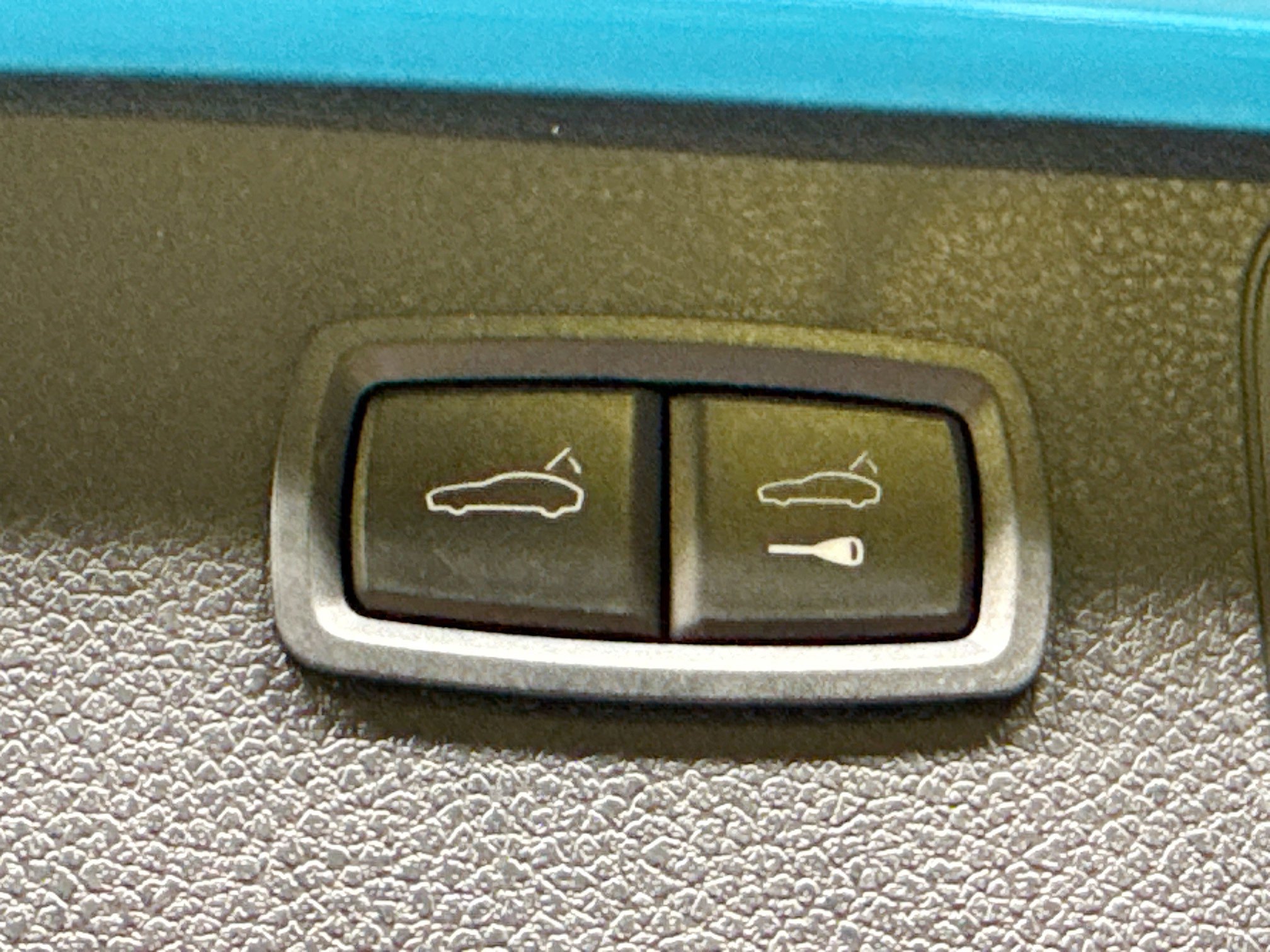 Certified 2023 Porsche Macan AWD/4WD image 14