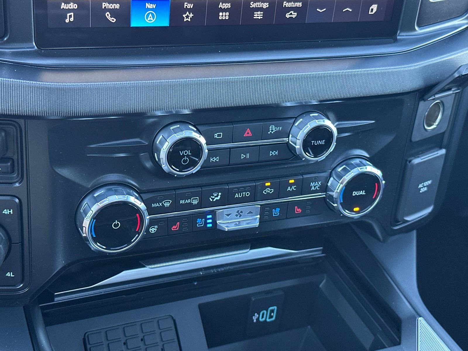 New 2026 Ford F350 Platinum image 24