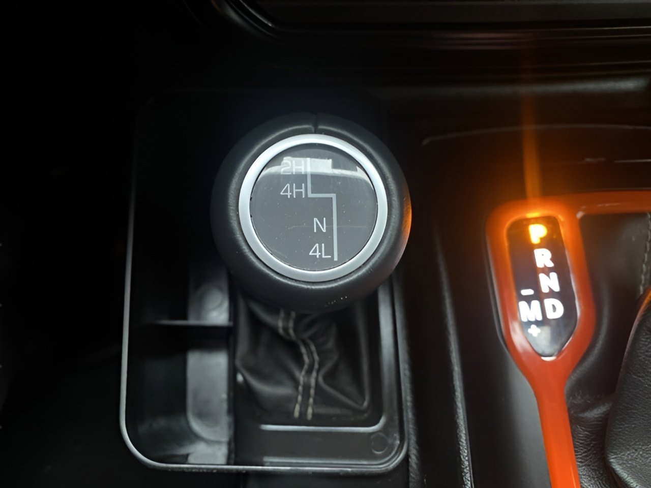 Used 2018 Jeep Wrangler Unlimited Sahara image 23