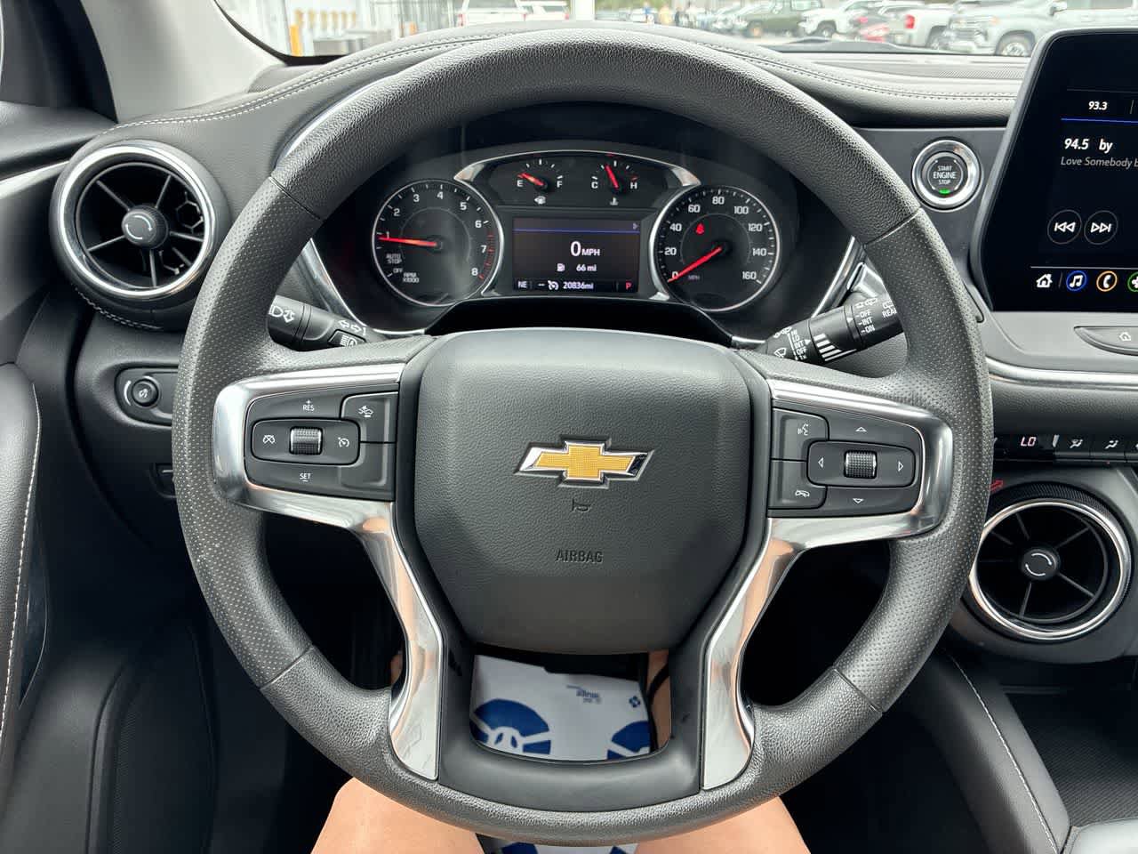Used 2025 Chevrolet Blazer LT FWD image 11