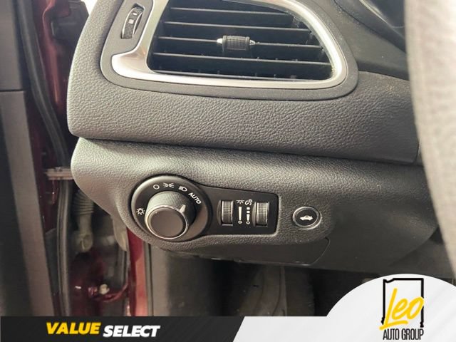 Used 2016 Chrysler 200 Limited FWD image 11