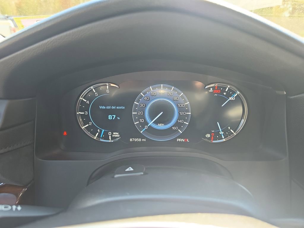 Used 2017 Cadillac Escalade Luxury image 3