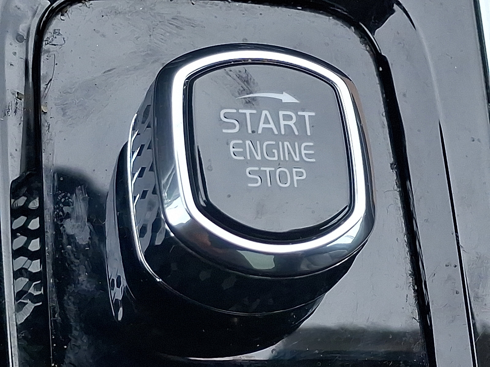 Certified 2023 Volvo XC90 T8 Plus w/ Protection Package Premier image 24