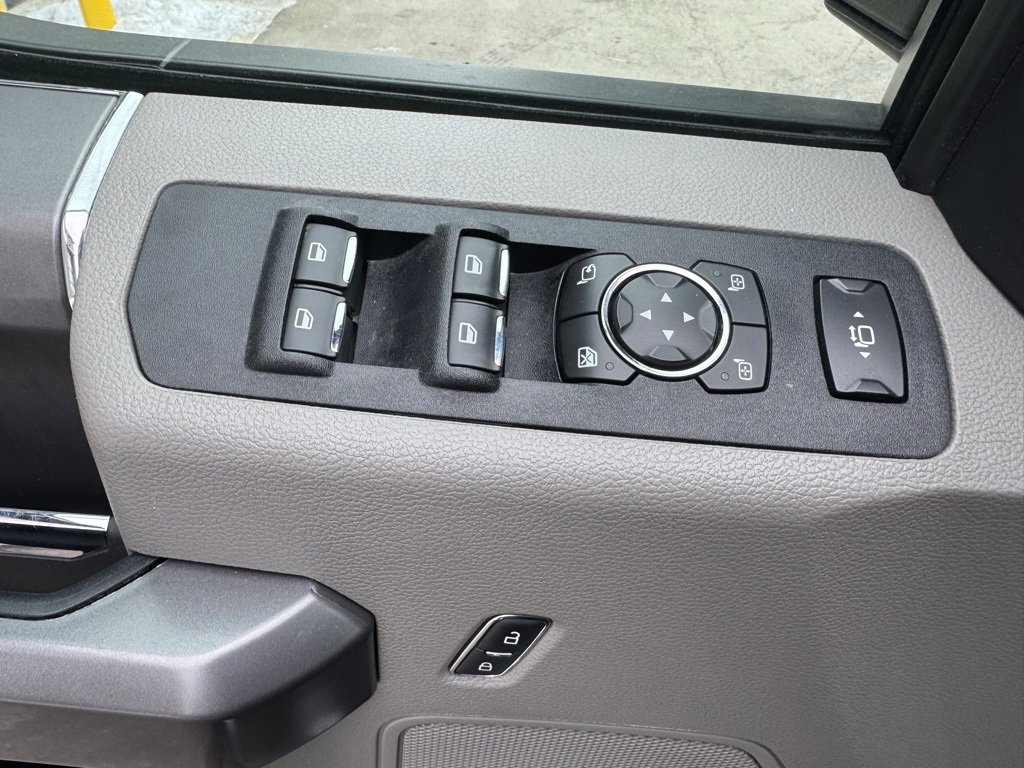 Used 2020 Ford F250 XLT w/ XLT Premium Package image 28