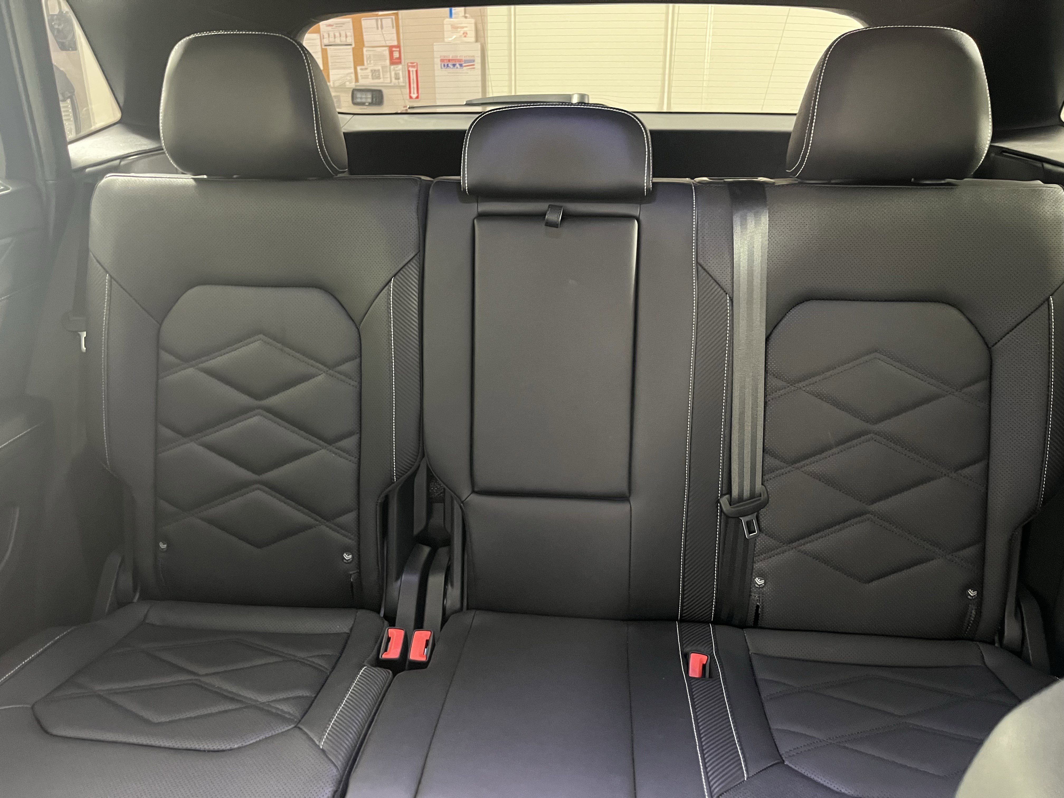 Used 2025 Volkswagen Atlas Cross Sport SE image 22