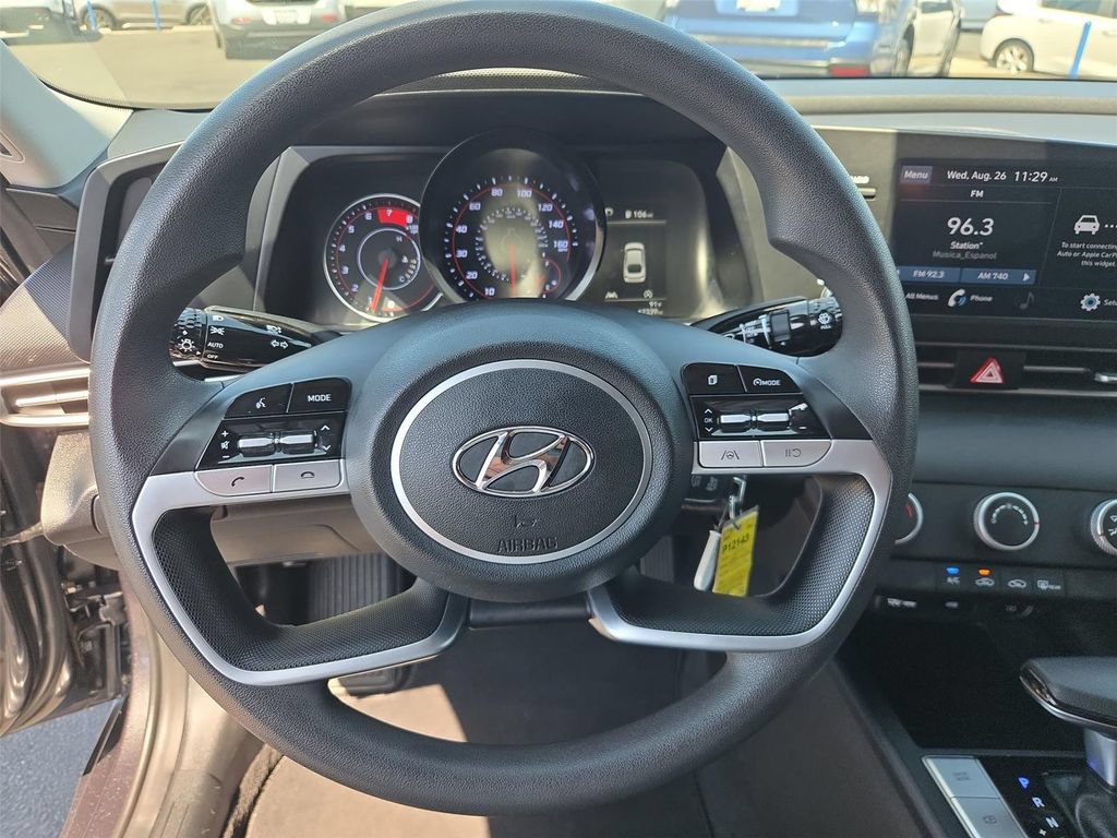 Used 2022 Hyundai Elantra SE w/ Cargo Package FWD image 33
