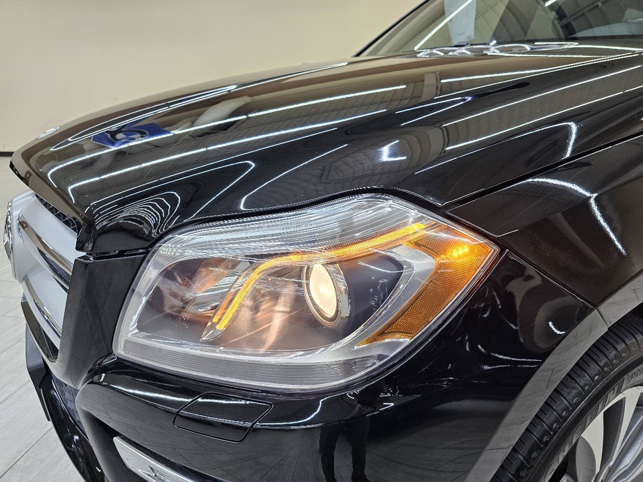 Used 2015 Mercedes-Benz GL 450 4MATIC w/ Appearance Package image 11