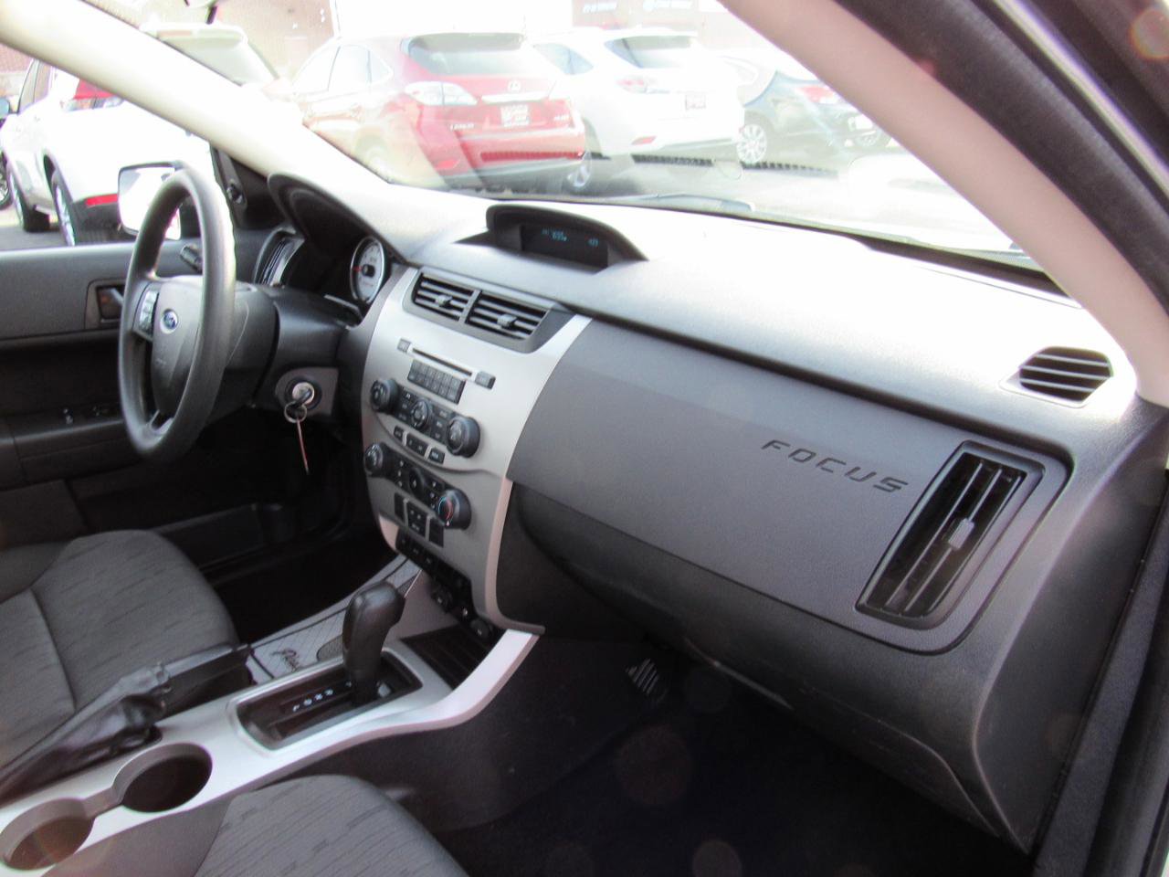 Used 2008 Ford Focus SE image 32