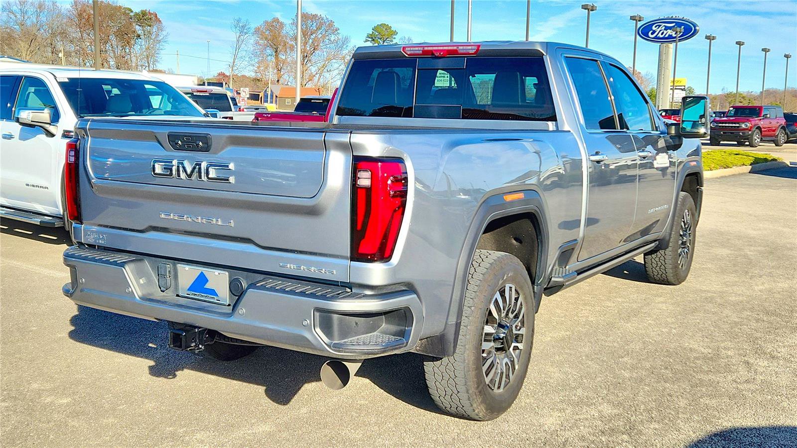 Used 2024 GMC Sierra 2500 Denali Ultimate image 2
