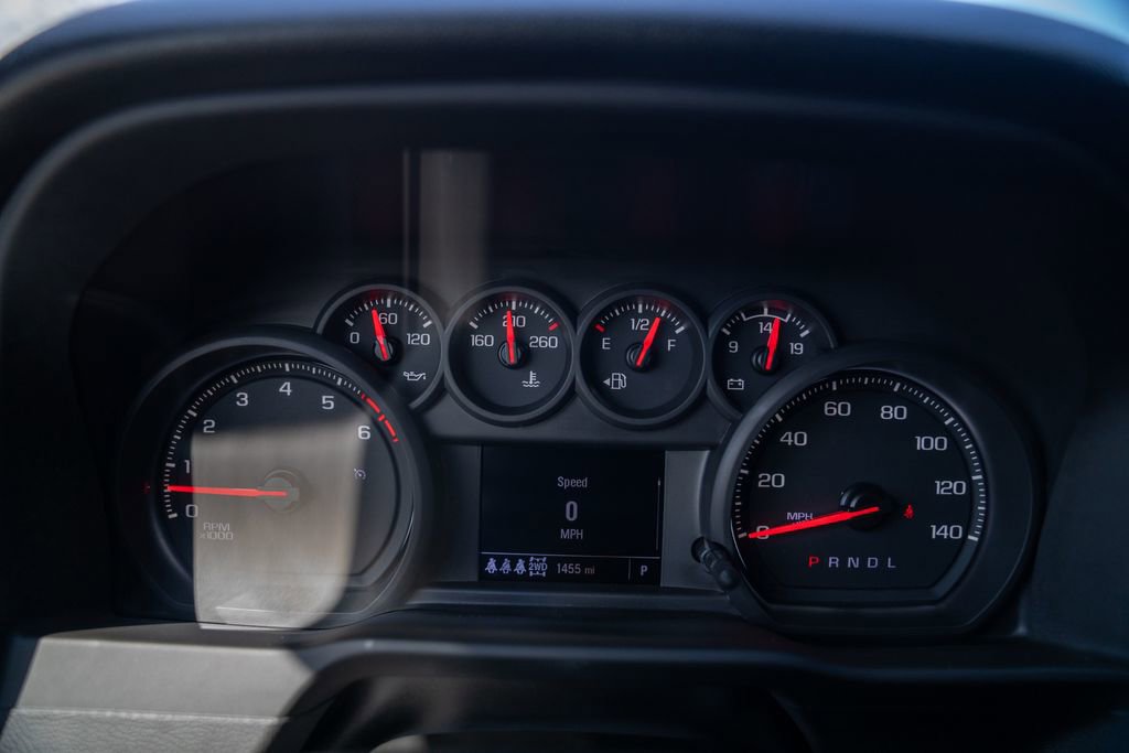 Used 2025 Chevrolet Silverado 2500 Custom w/ Custom Value Package image 22