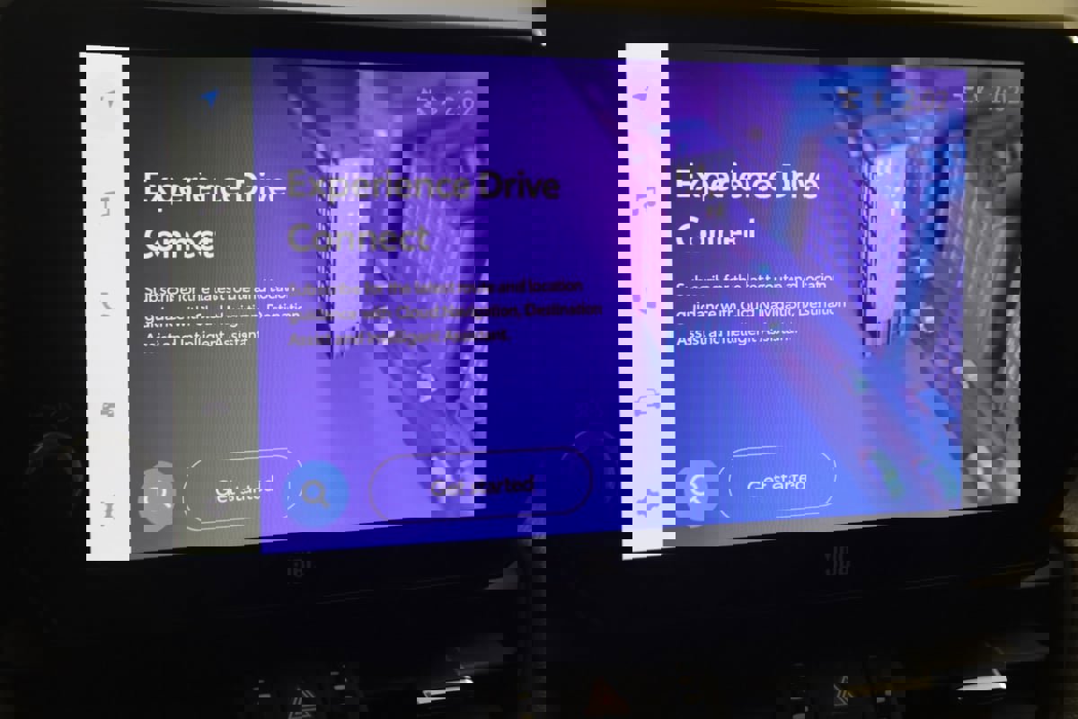 Used 2024 Toyota RAV4 Limited image 9