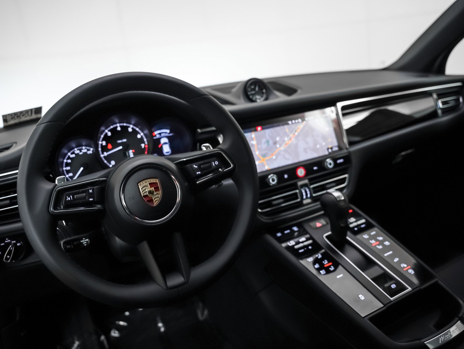 New 2026 Porsche Macan image 4