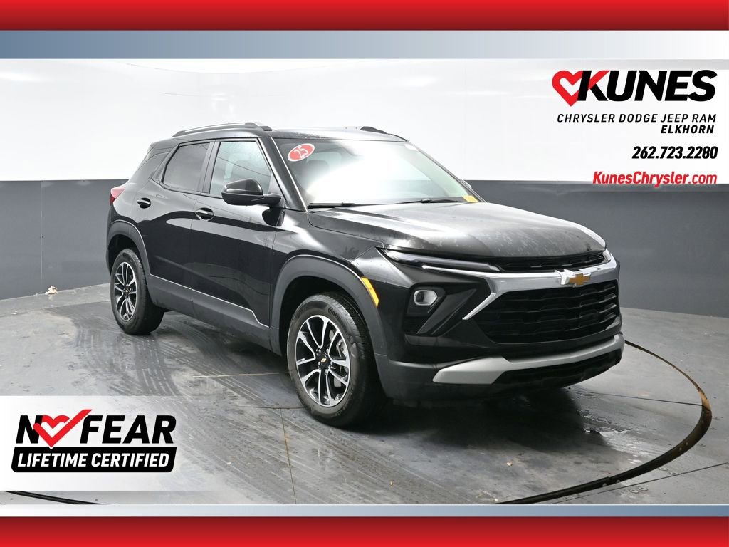 Used 2025 Chevrolet TrailBlazer LT w/ Driver Confidence Package image 1
