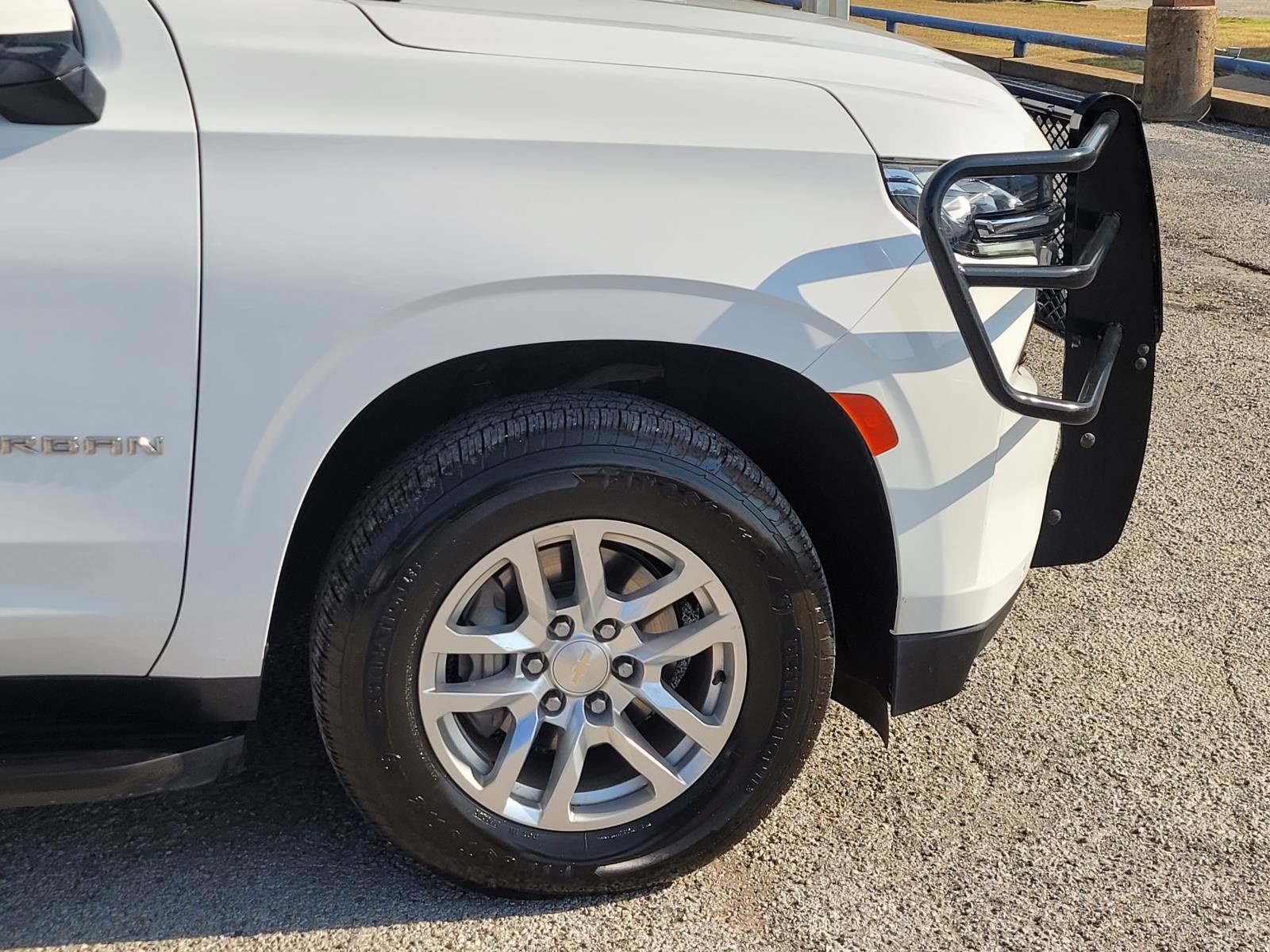 Used 2023 Chevrolet Suburban LS RWD image 8