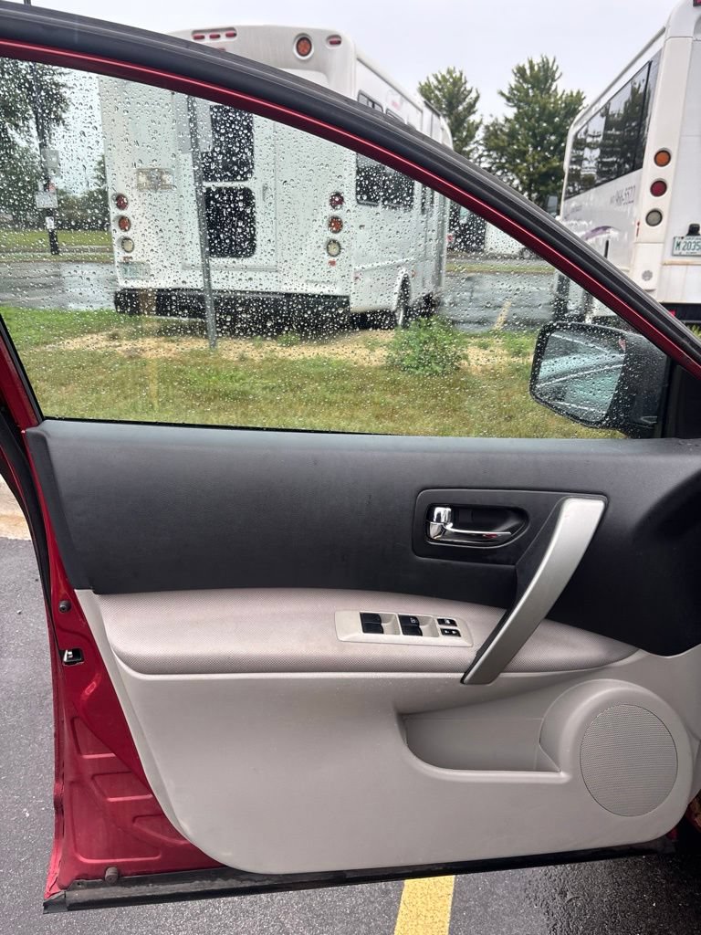 Used 2013 Nissan Rogue AWD image 23