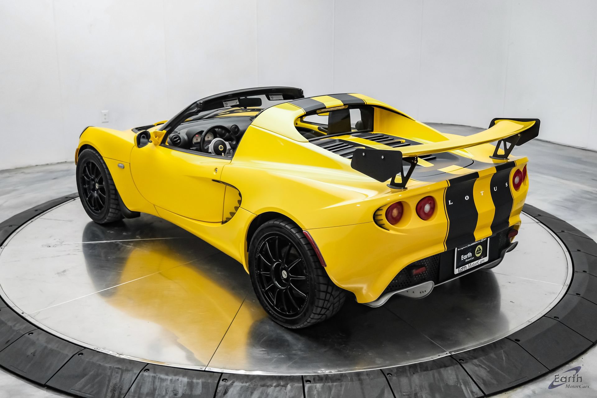 Used 2005 Lotus Elise RWD image 14