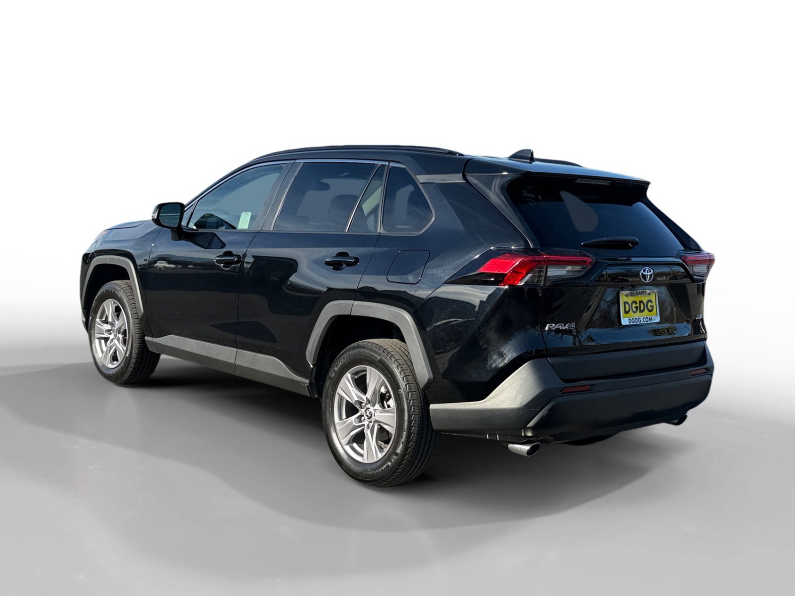 Used 2024 Toyota RAV4 XLE image 3