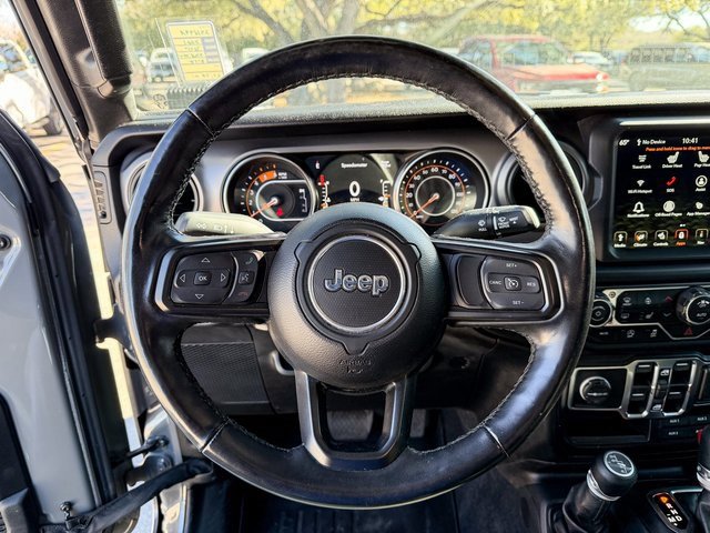 Used 2021 Jeep Gladiator Willys image 13
