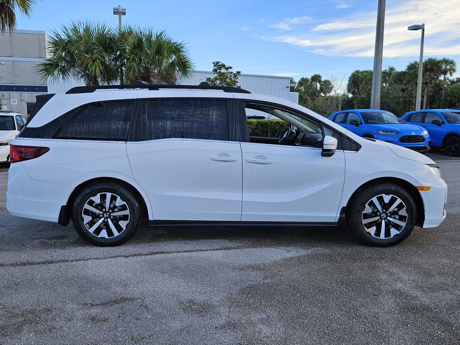 New 2026 Honda Odyssey EX-L image 3