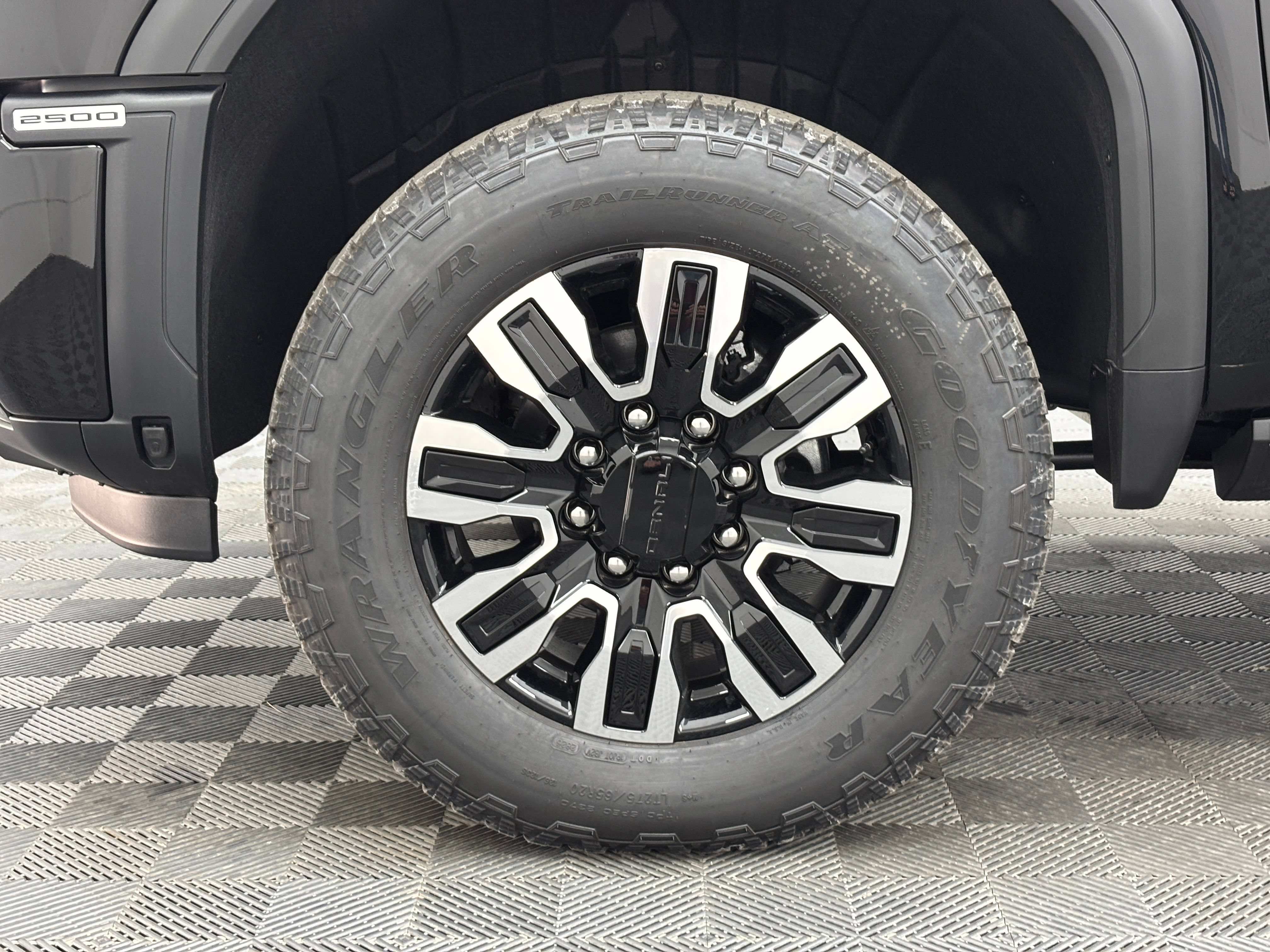 New 2026 GMC Sierra 2500 Denali Ultimate AWD/4WD image 17