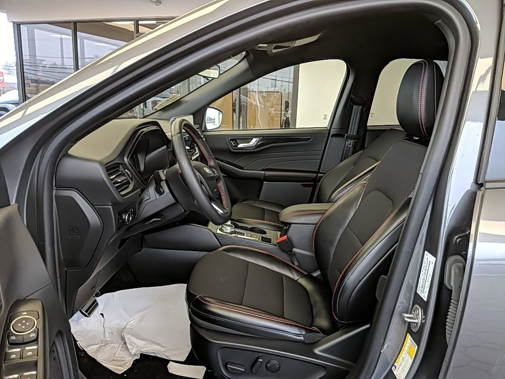 Used 2024 Ford Escape ST-Line w/ Tech Pack #1 image 11