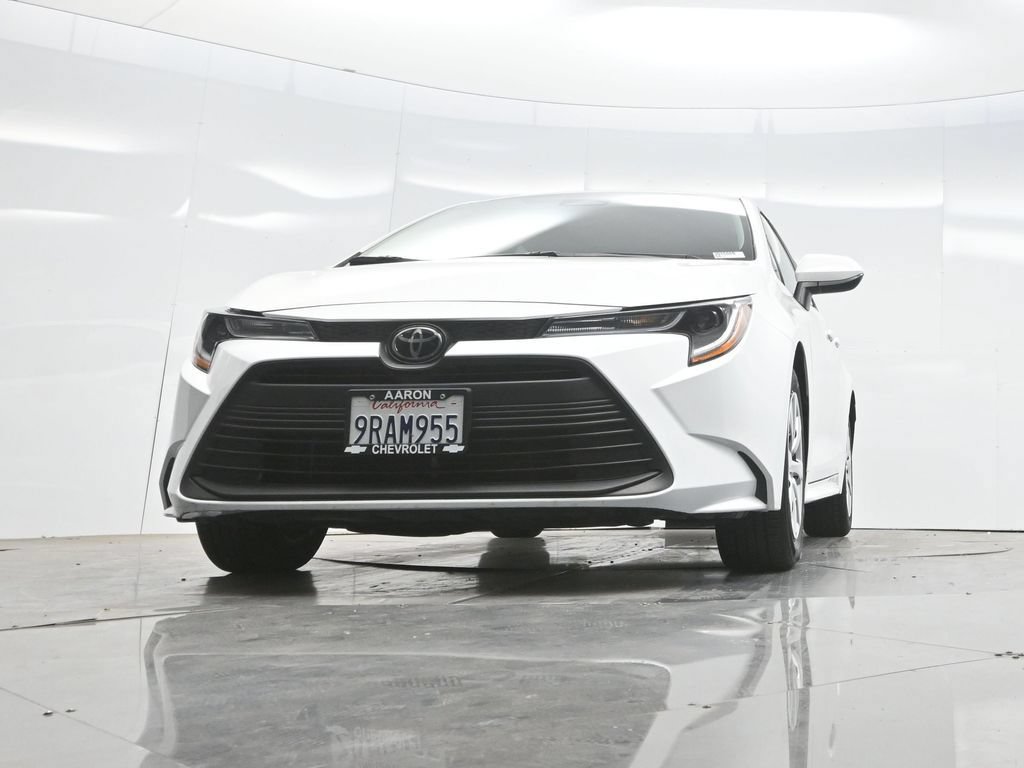 Used 2025 Toyota Corolla LE FWD image 61