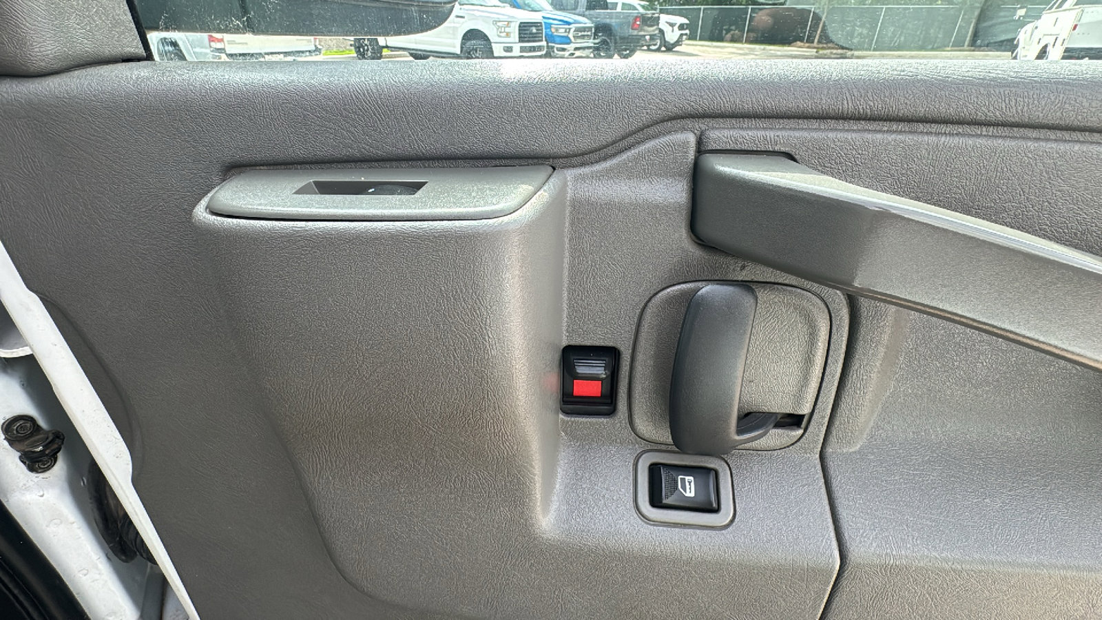 Used 2021 Chevrolet Express 2500 w/ Driver Convenience Package image 25