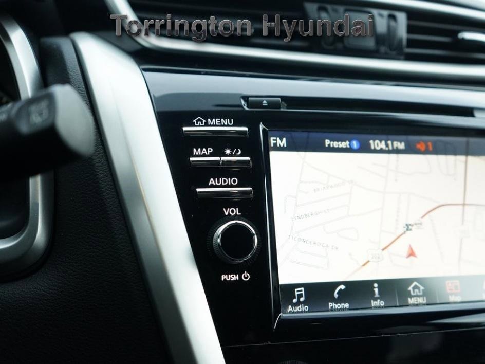 Used 2015 Nissan Murano SV w/ Premium Package image 14